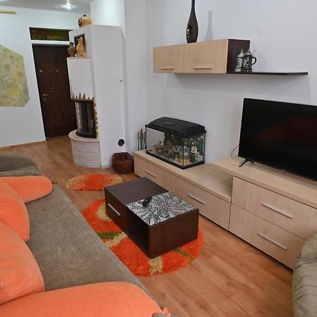 Apartament Camelia Petroşani Eksteriør billede