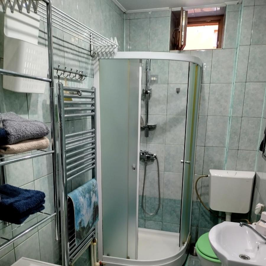 Apartament Camelia Petroşani Eksteriør billede